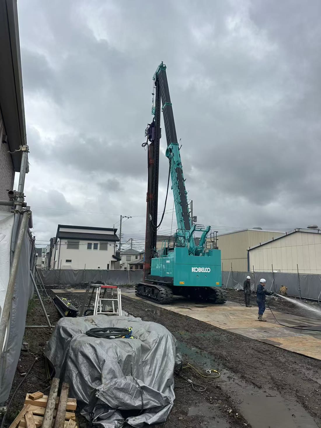 杭打機による基礎工事
